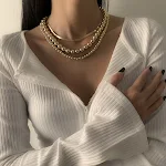 Colar feminino multicamadas de metal com miçangas, um acessório elegante e moderno para complementar looks casuais ou sofisticados. — foto 9