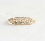 Anel de diamante de liga fashion simples e versátil, combina com tudo e adiciona brilho ao seu estilo. Perfeito para qualquer look e ocasião. — foto 1