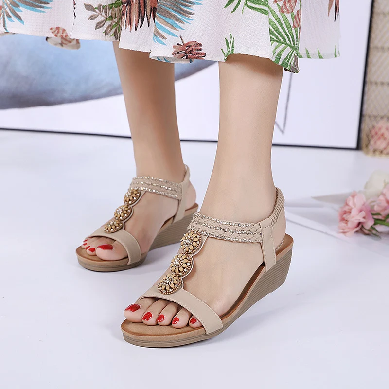 Sandalias bohemias de cuña con cuentas de madera, pedrería, cómodas y de tallas grandes perfectas para un look casual y elegante. — foto 3