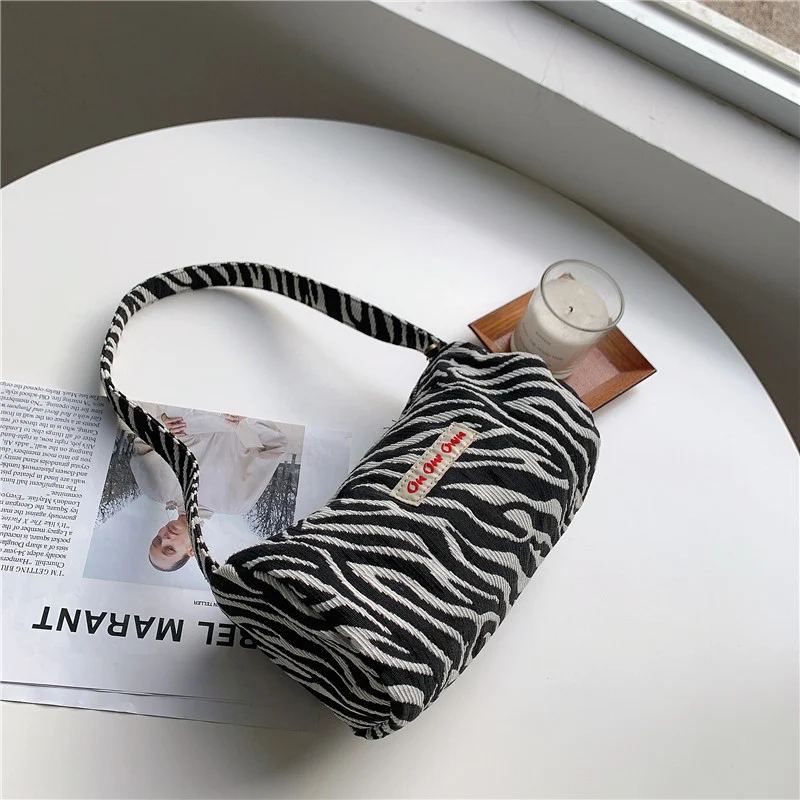 Title 8, Borsa in tela casual a righe zebrate, a tracoll...