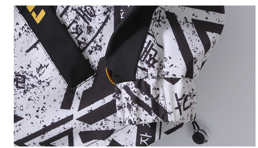 Teenage Hooded Fashion for Boys. Loose fitting Chinese style clothing. Comfortable and stylish Chinese design for young — photo 2