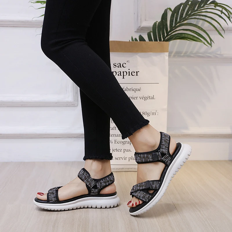 Vrouwen preppy stijl sleehak MD schoenen, lichtgewicht en comfortabel voor studenten. De perfecte schoen voor dagelijks gebruik. — foto 8