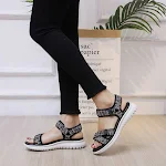 Vrouwen preppy stijl sleehak MD schoenen, lichtgewicht en comfortabel voor studenten. De perfecte schoen voor dagelijks gebruik. — foto 8