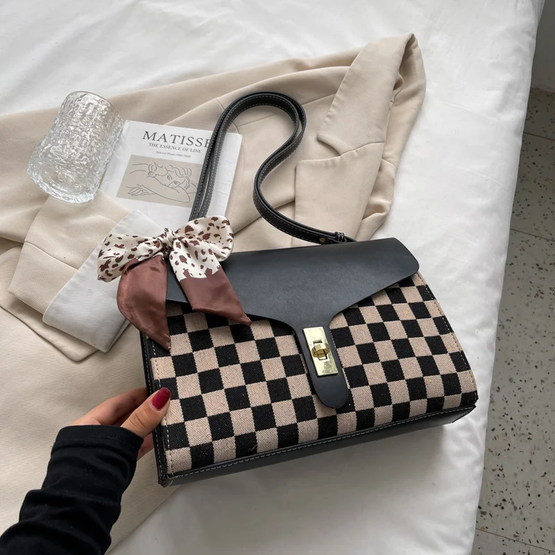 Large-capacity Women's Bag Fashion Plaid Single Shoulder. Spacious and stylish, perfect for everyday use, carrying all y — photo 1