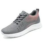 Sneakers stringate da donna, leggere e traspiranti. Scarpe basse perfette per il comfort e lo stile in ogni occasione. — foto 1