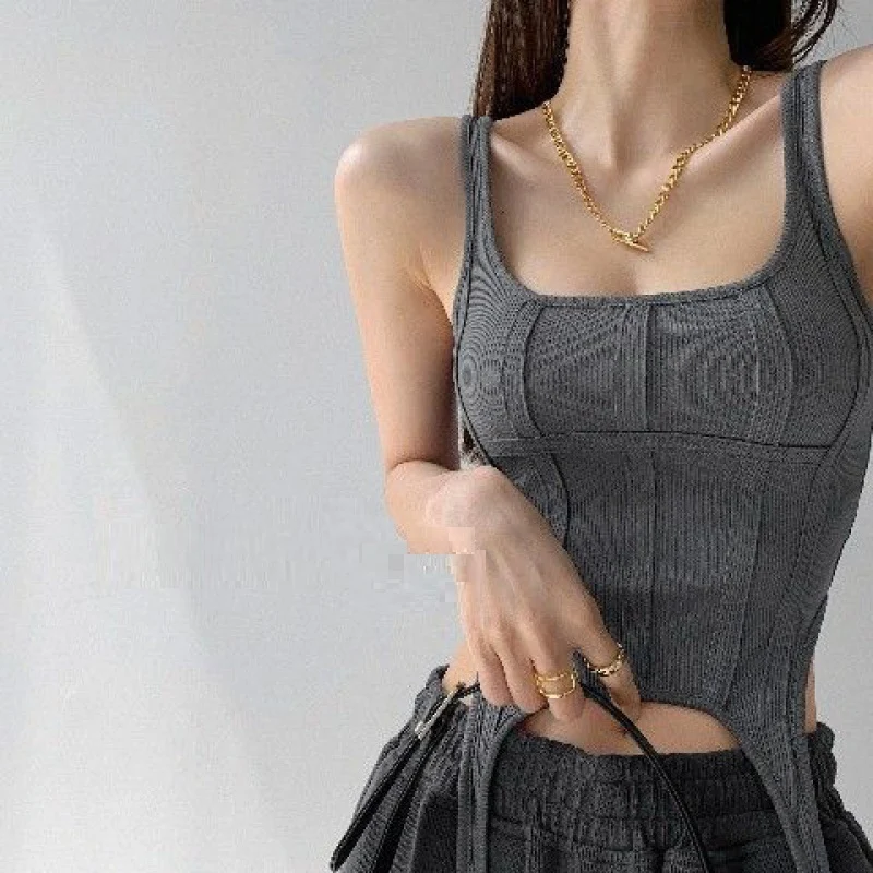Irregular Hook Chic Bottoming Shirt Outer Wear with Square Collar and Sleeveless Design. A stylish addition to any wardr — photo 12