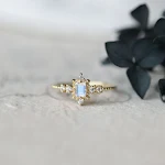 Anel Coração de Amor de Prata S925 com Pedra da Lua. Expresse seu amor com este anel encantador e cheio de significado. Presente ideal! — foto 1