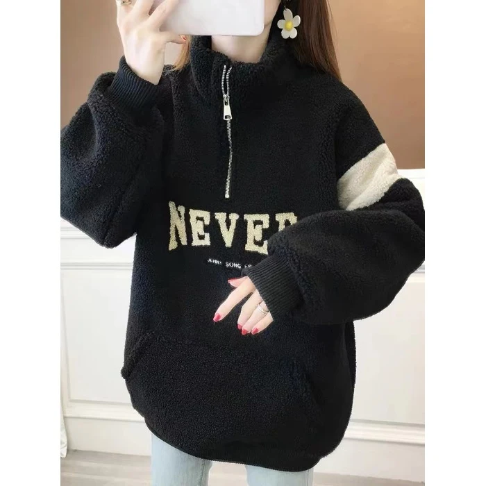 Suéter feminino com letras acolchoadas de veludo engrossado de inverno — foto 4