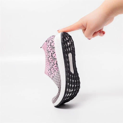 Title 15, Flyknit Sneaker für Damen und Herren. Atmungsak...