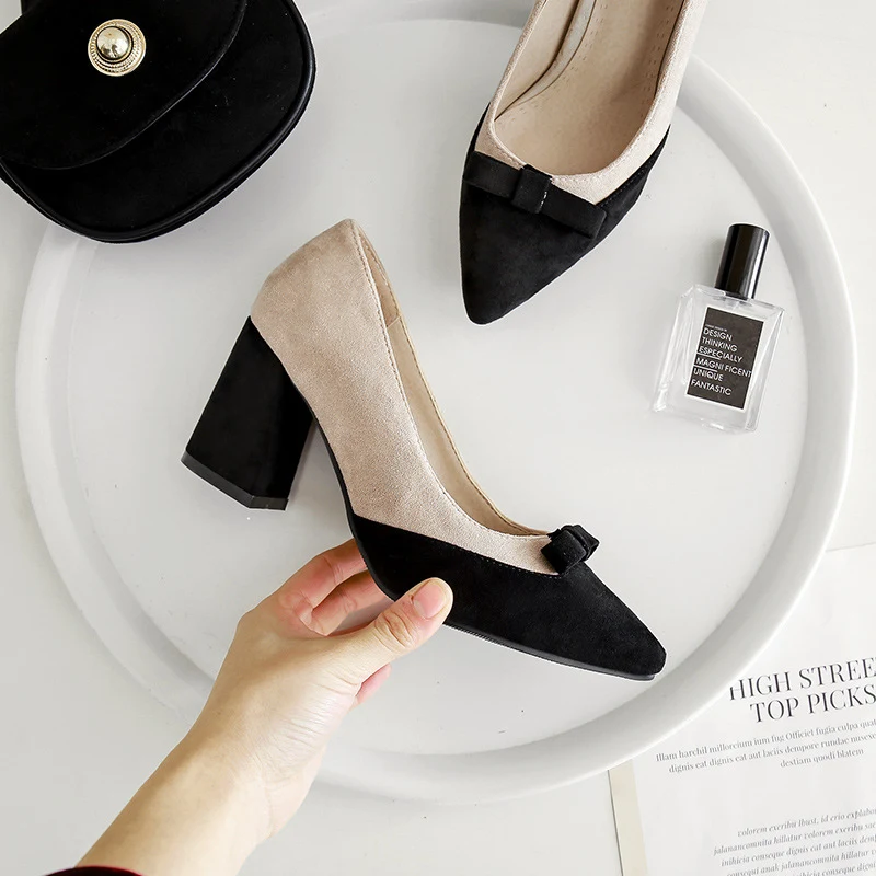 Shallow mouth chunky heel shoes for comfort and style. Modern design, ideal for everyday wear and various elegant outfit — photo 3