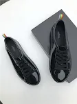 Tênis feminino Rainbow com cadarço e sola reta. Sapatilhas femininas coloridas, perfeitas para um visual casual e estiloso. Conforto garantido. — foto 4