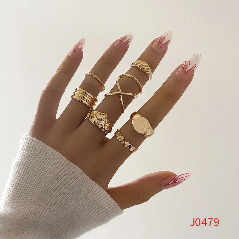 Anillo de traje para mujer, tendencia retro con perla de nicho. Elegancia y estilo vintage fusionados. Un accesorio imprescindible para un look sofisticado. — foto 7