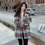 Red grid regular lining