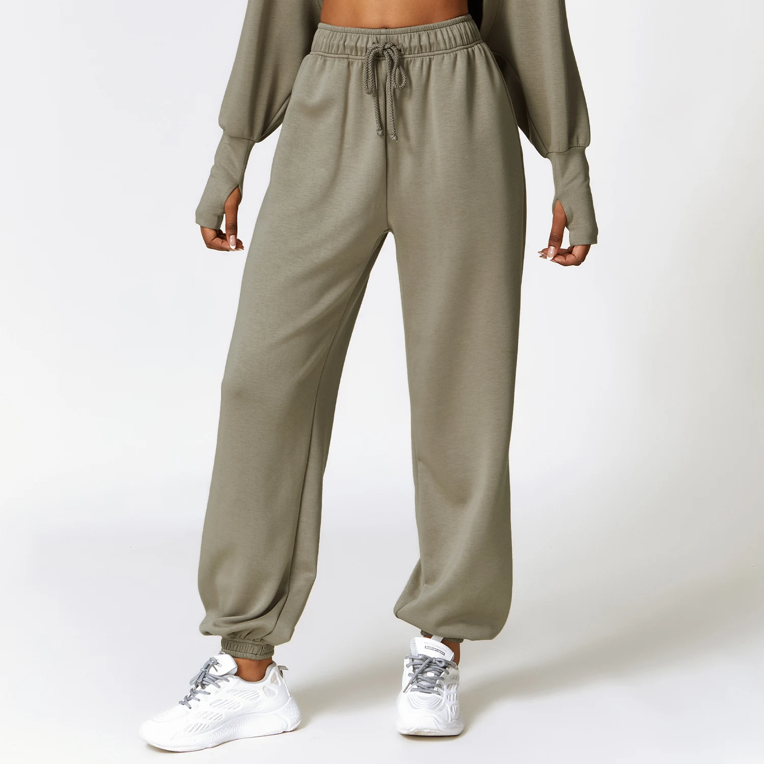 Title 4, Hohe Sporthose Damen locker gerade. Bequeme Swe...