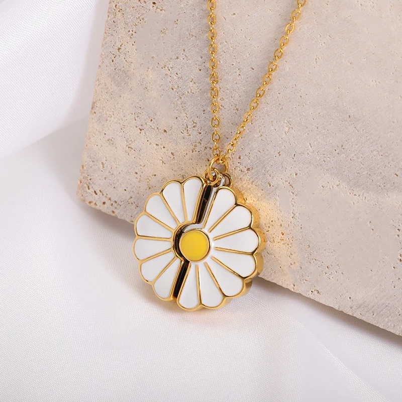 Colar de inscrição em branco de aço inoxidável Daisy, pingente de girassol dourado, gota de óleo, crisântemo. Joia elegante. — foto 10