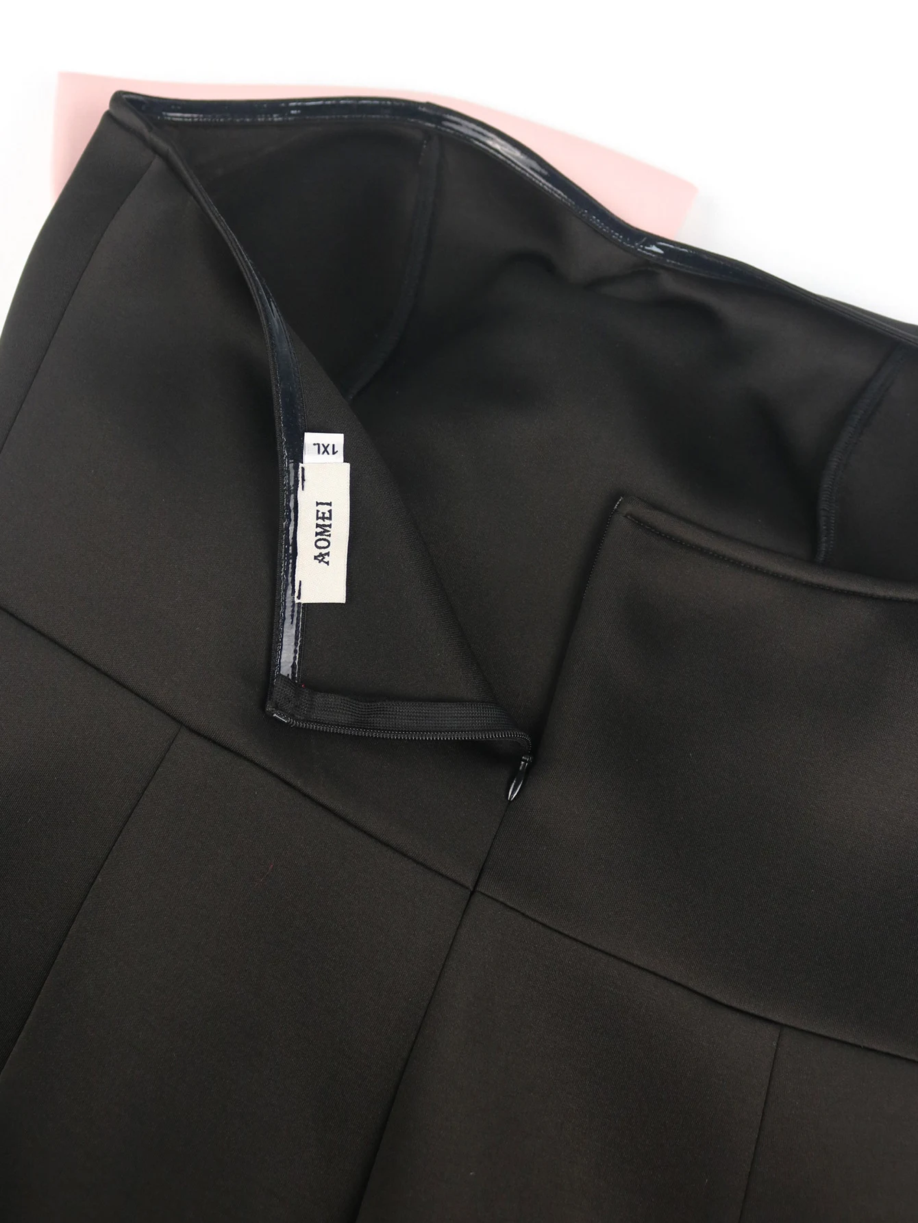 Title 14, Off-the-shoulder European And American Tube Top...