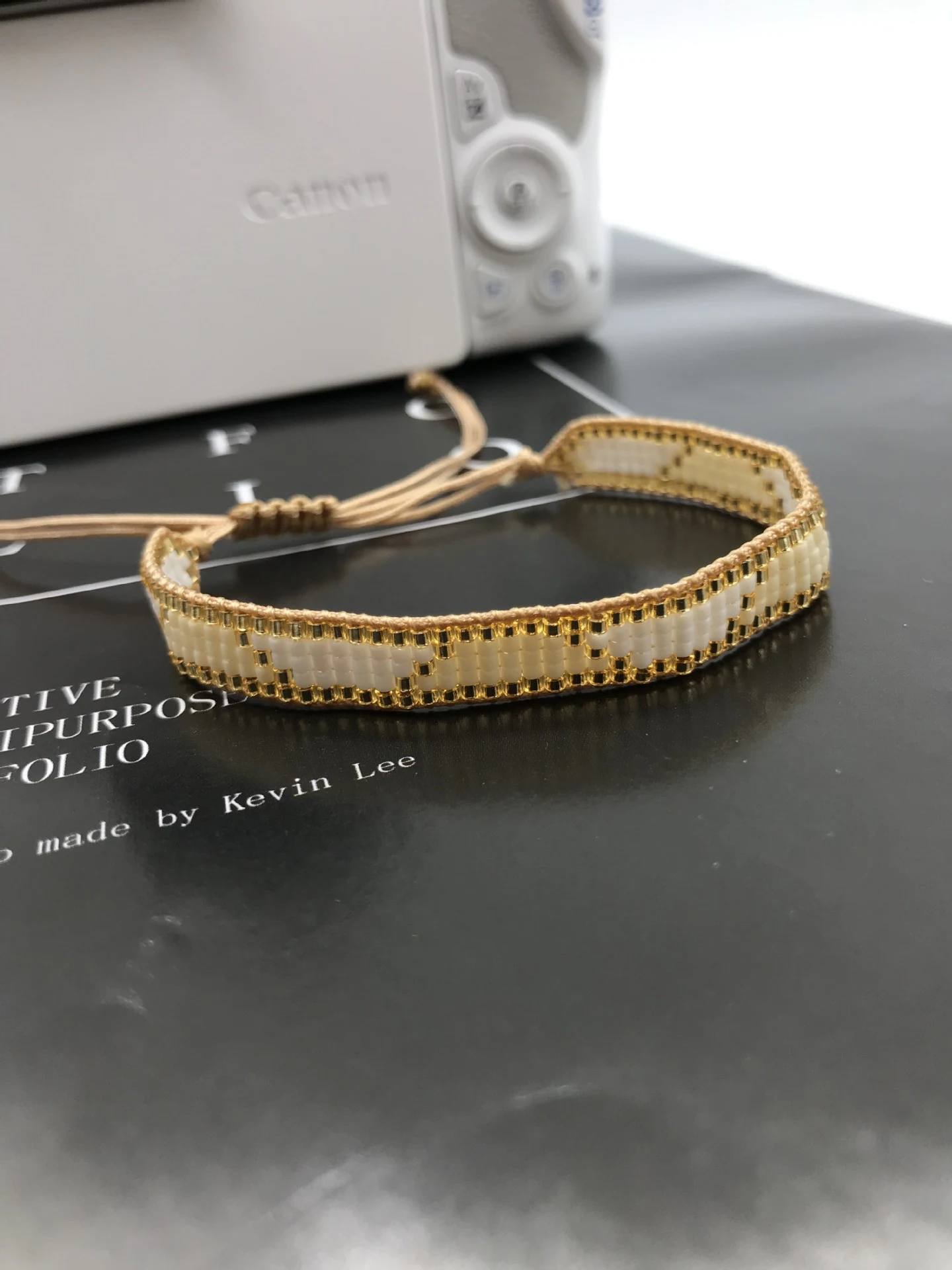 Title 6, Bracciale geometrico fatto a mano con perline M...