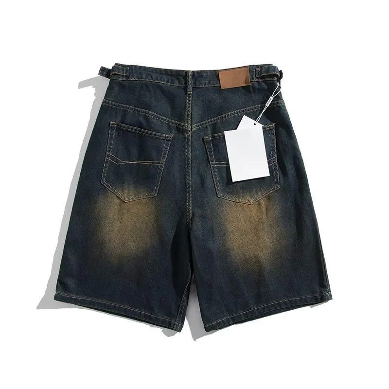 Shorts de jeans rasgados masculinos, soltos e modernos. Conforto e estilo para o seu verão com esses shorts perfeitos para um look despojado e estiloso. — foto 12