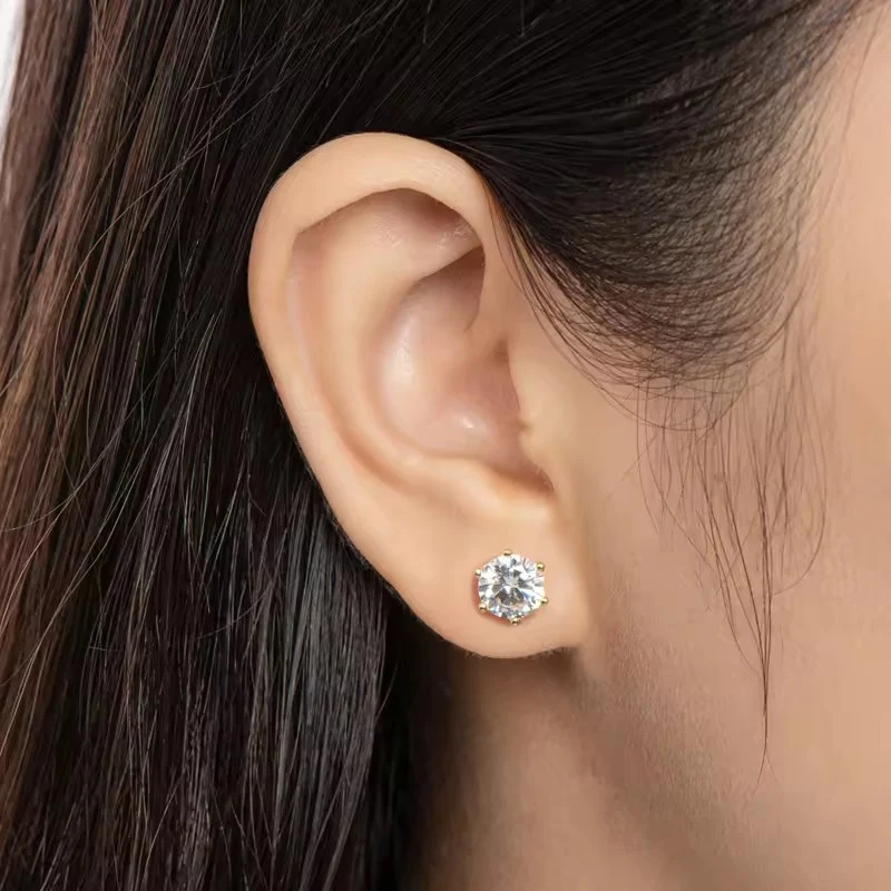 Vrouwen oorstekers met 1 karaat strass, S925 sterling zilver, schitterend en elegant voor dagelijks gebruik. — foto 6