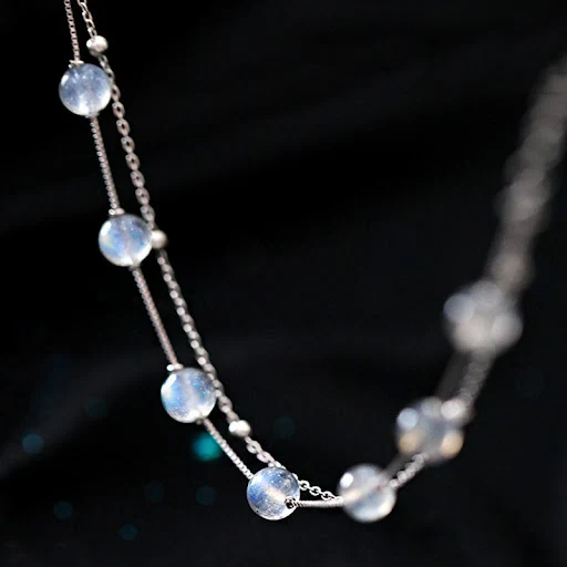 Title 1, Pulseira dupla na lua