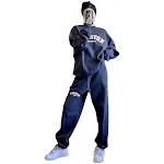 Completo sportivo donna trendy due pezzi. Perfetto per allenamenti, yoga e tempo libero. Comodo, alla moda e versatile. Vivi il fitness con stile e comfort. — foto 1