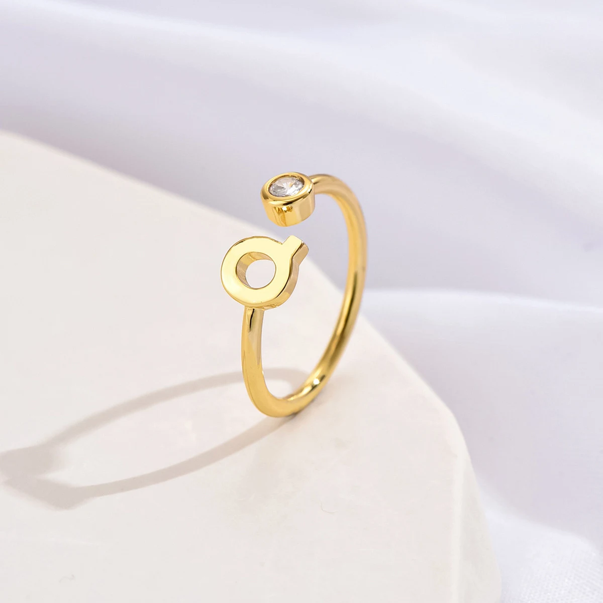 Anel de zircônia com letra Z de moda simples, um acessório estiloso e brilhante que adiciona um toque pessoal e elegante ao seu look. — foto 23