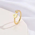 Anel de zircônia com letra Z de moda simples, um acessório estiloso e brilhante que adiciona um toque pessoal e elegante ao seu look. — foto 23