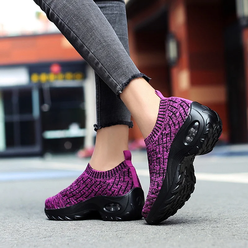 Title 2, Air cushion sports shoes for middle-aged mother...