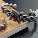 Pulseira artesanal de precisão, moderna e desgastada, para mulheres. Adicione um toque rústico e elegante ao seu visual com esta joia exclusiva. — foto 3