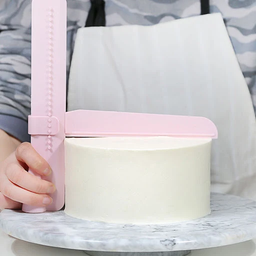 Title 2, Cake plastic smoother Achieve smooth frosting a...