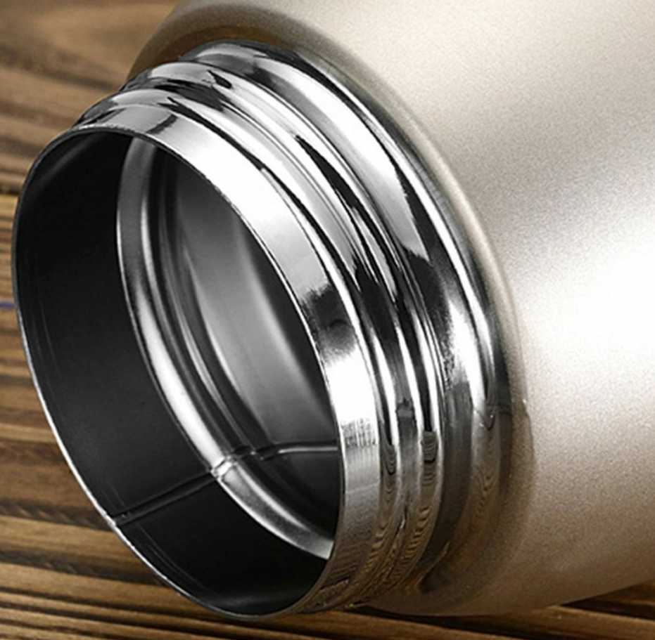 Garrafa térmica de aço inoxidável para homens e mulheres Mantenha suas bebidas quentes ou frias por horas ideal para viagens, trabalho e atividades ao ar livre. — foto 2