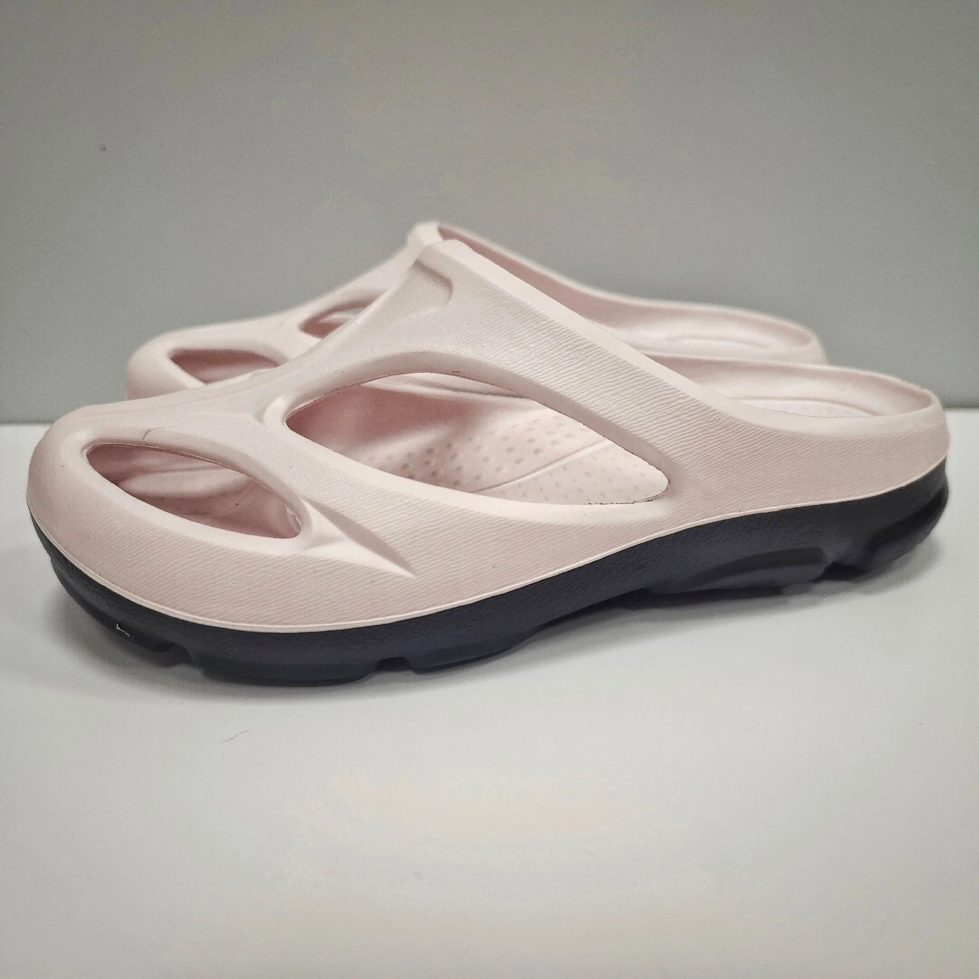 New Flat Hole Shoes For Men Comfortable and Breathable for Everyday Wear Perfect for Casual Style Enjoy Lightweight a — photo 8