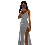 Abito in satin con arricciature, spacco, effetto push-up per il sedere e riduzione seno. Slim fit per una silhouette slanciata ed elegante. — foto 5