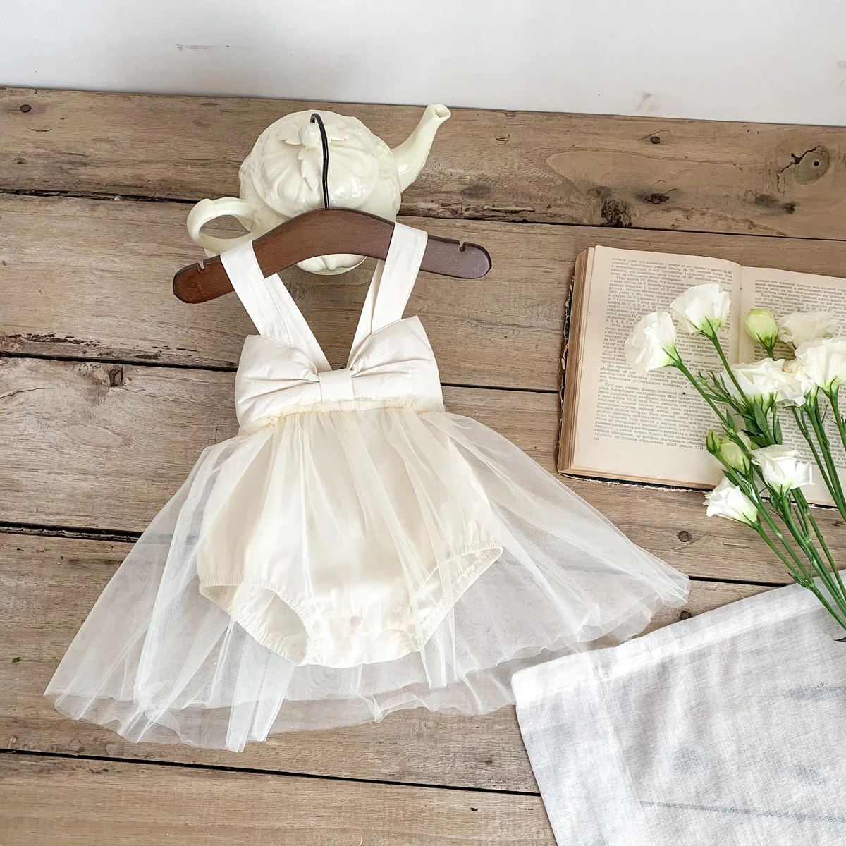 Saia com suspensório para bebês primavera verão, ideal para crianças, proporciona conforto e estilo para os dias quentes. — foto 5