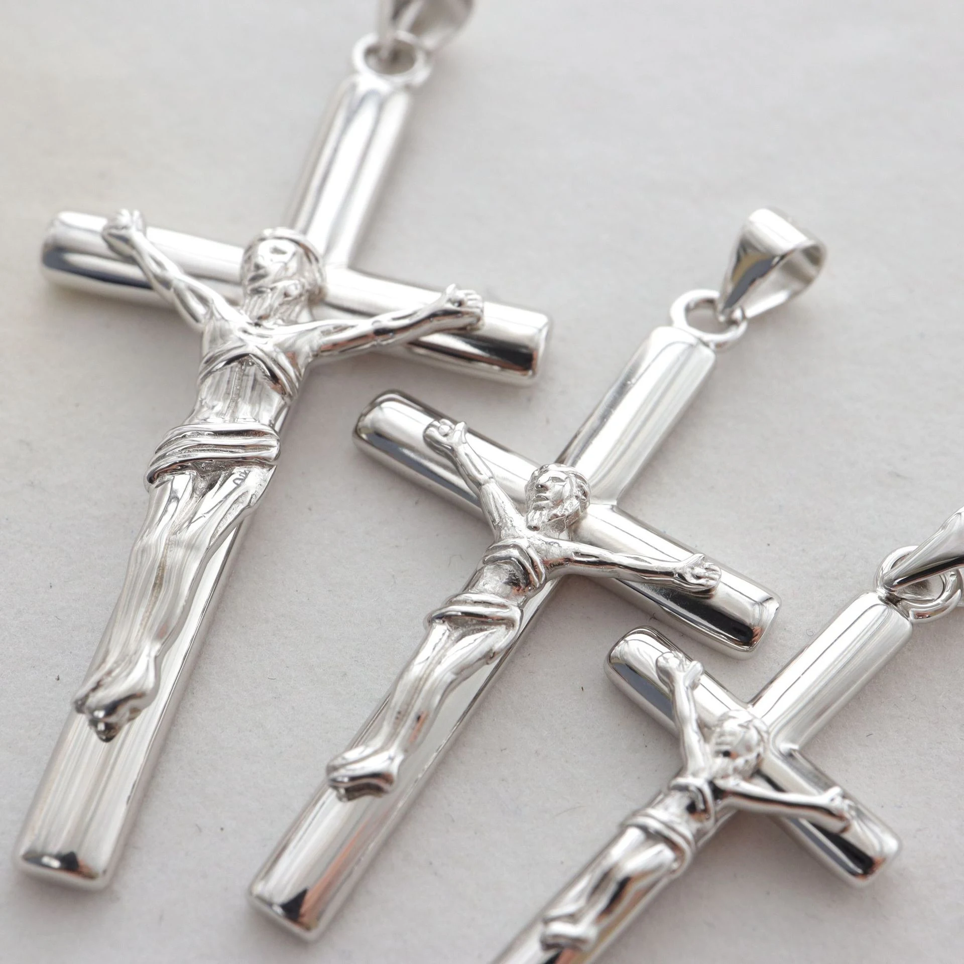 Pingente Cruz Prata S925 para Casal Retro Enfeite. Joia Clássica e Significativa. Presente Ideal para Celebrar o Amor. Design Duradouro e Elegante. — foto 7