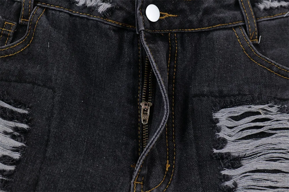 Men's Patch Denim Straight Short Pants provide comfort and style for a casual look. These denim shorts are perfect for e — photo 2