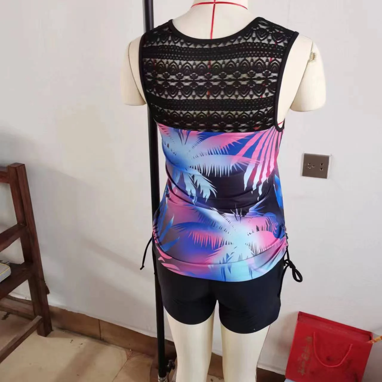 Novo maiô de duas peças com renda estampada — foto 9