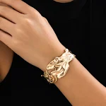 Pulseira Metálica Líquida Plissada. Design moderno e fluído para um visual elegante e sofisticado. Conforto e brilho em cada detalhe. — foto 1
