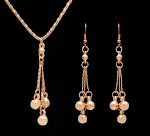 Conjunto de joias com brincos e colar. Ideal para realçar sua beleza e complementar qualquer look com elegância e sofisticação. — foto 2