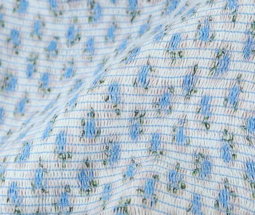 Title 5, Terno elástico floral azul com manga babada e saia