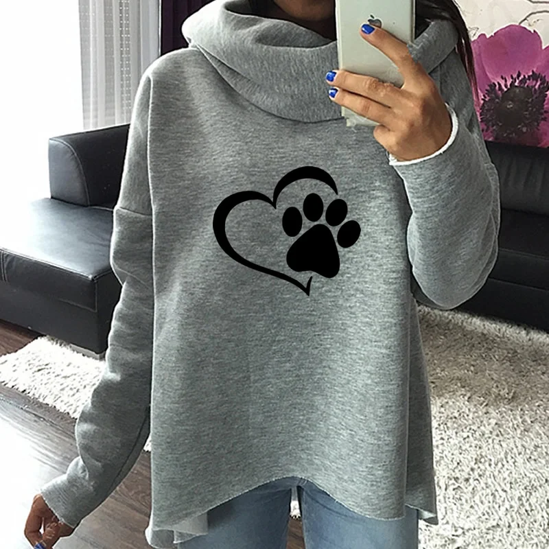 Top con cappuccio e taglio irregolare da donna. Stile unico e confortevole per un look casual e alla moda. Perfetto per ogni occasione. — foto 1