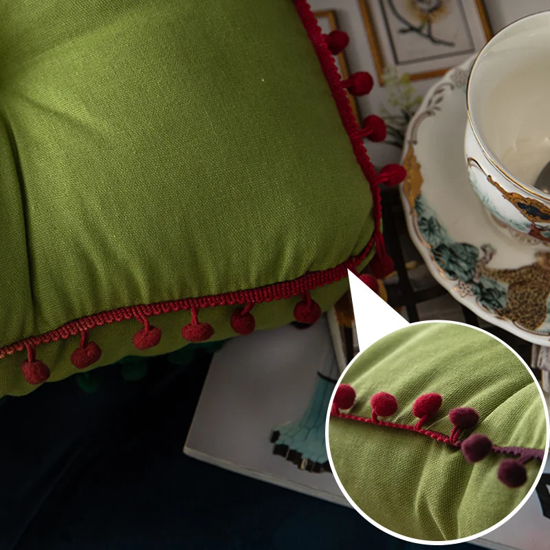 Almofada Grossa de Cor Sólida com Bola de Pelo Nórdica para Casa. Acolchoada e Espessa, Ideal para Decoração e Conforto no Lar. — foto 6