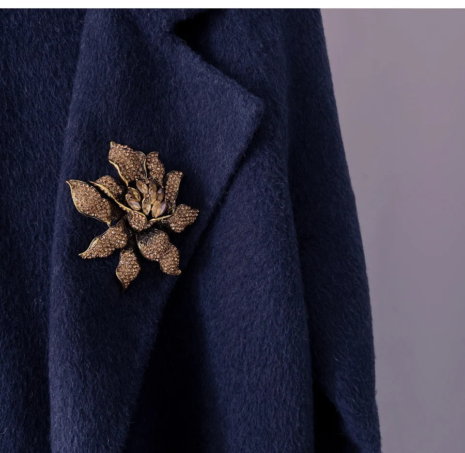 Title 8, Nieuwe vintage strass bloem broche, een stijlvo...