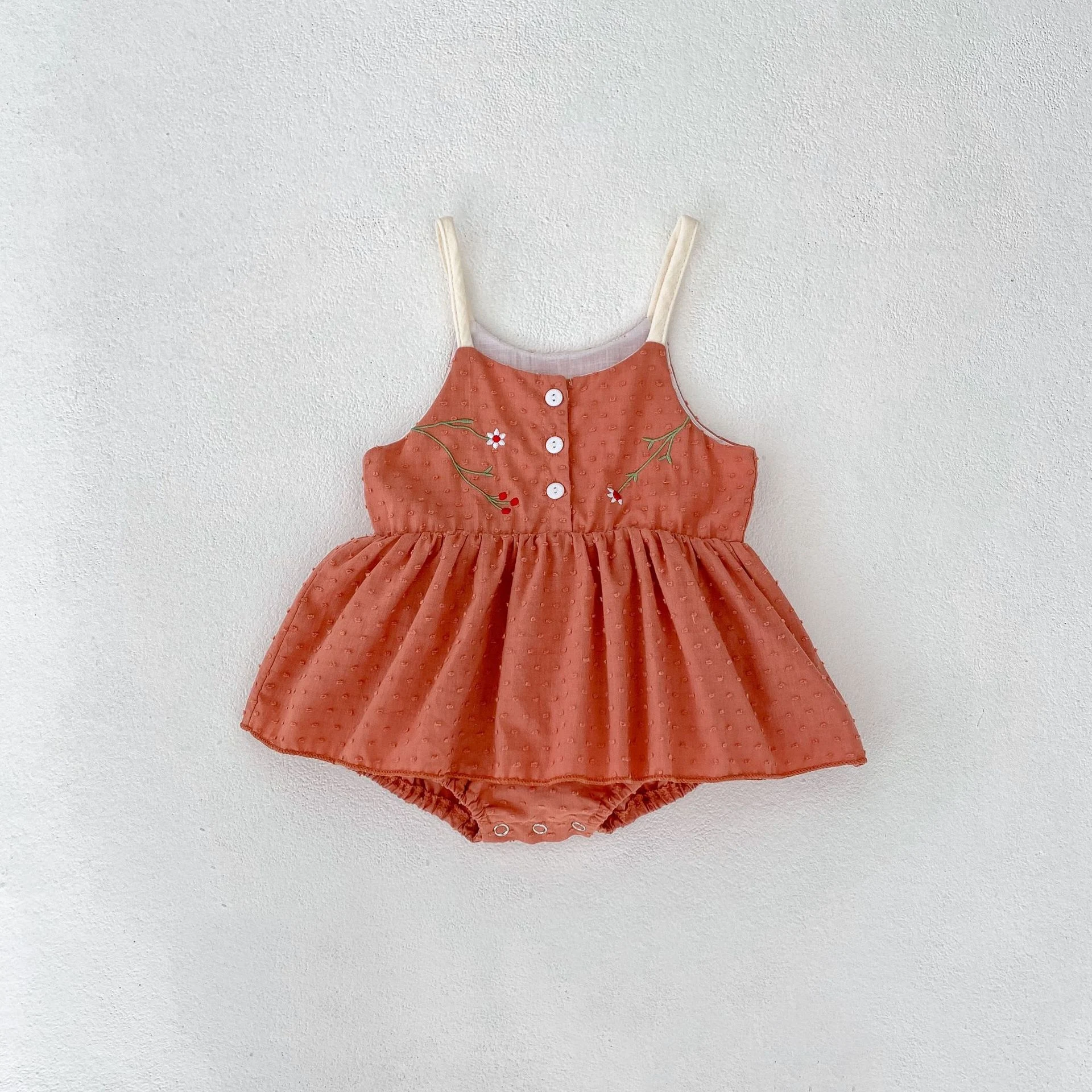 Macacão Romper Jumpsuit Triângulo Personalizado Princesa Sling Saia Bordada Conforto e Estilo para Sua Princesa — foto 4