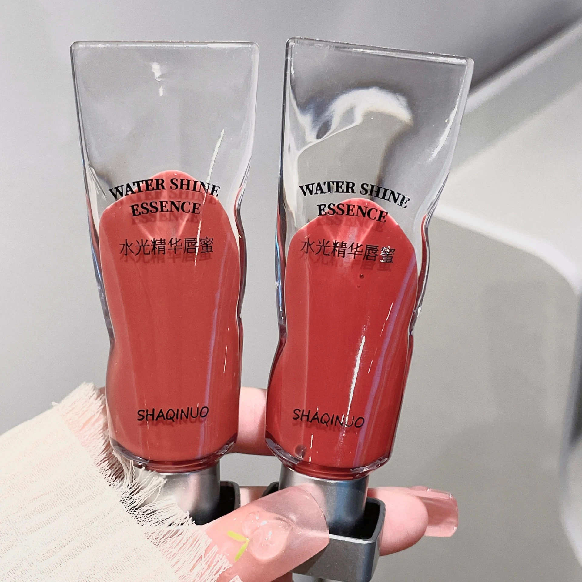 Title 5, Clear Glass Mirror Lip Lacquer Moisturizing. Hy...