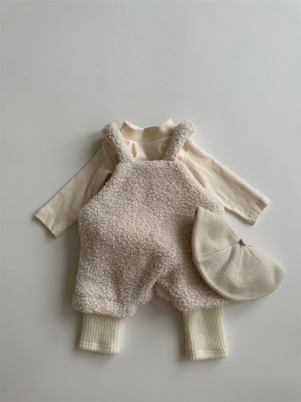 Macacão de fleece grosso para bebê menino, body com shorts, quentinho e confortável, perfeito para manter seu bebê aquecido e à vontade. — foto 5