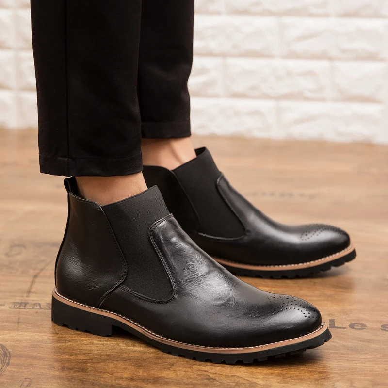 Title 6, Botas Chelsea de couro casuais de cano alto. Co...