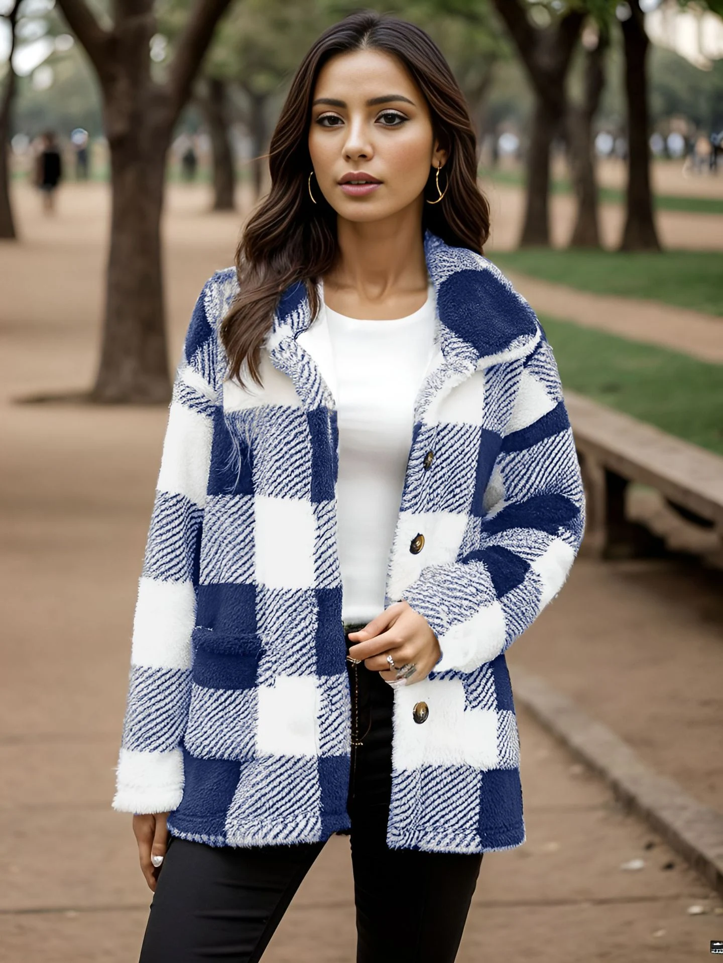 Giacca donna a maniche lunghe, plaid, con bottoni, ampia e con tasche. Perfetta per un look casual e confortevole. — foto 4