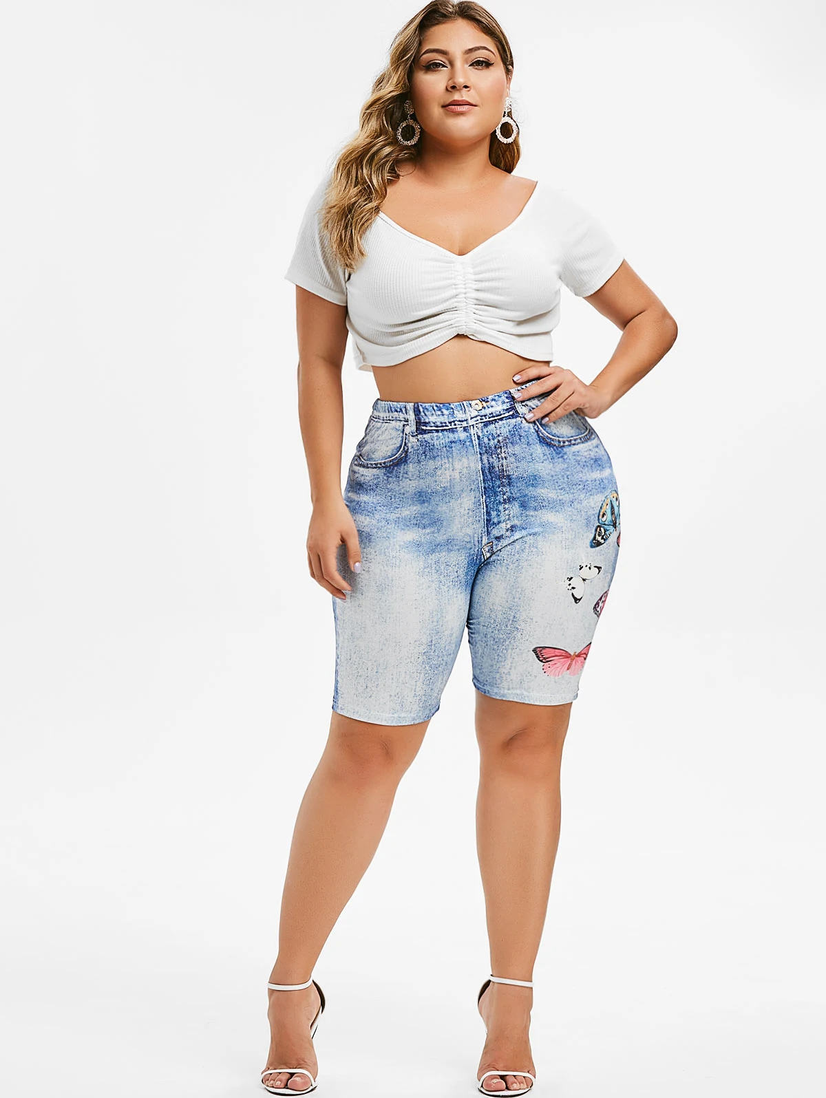 Slim and sexy casual fashion shorts for women. Look stylish and feel comfortable. Perfect for everyday wear and a fashio — photo 1