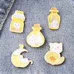 Distintivo de Liga Encantador com Formato de Peixe de Gato! Adicione um toque adorável às suas roupas ou bolsas com este design requintado, perfeito para amantes de felinos. — foto 1